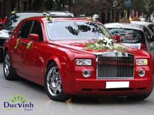 Cho thuê xe cưới Roll Royce Phantom màu đỏ Cho thuê xe cưới Roll Royce Phantom màu đỏ